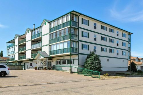 401-4319 49 St, Innisfail, AB, T4G1Y4 | Card Image