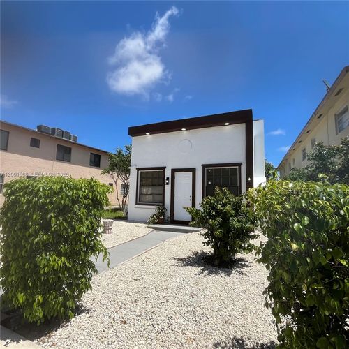 8 S C St, Lake Worth, FL, 33460-3651 | Card Image