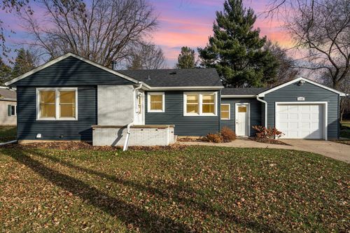 1105 College St, Northfield, MN, 55057-2836 | Card Image