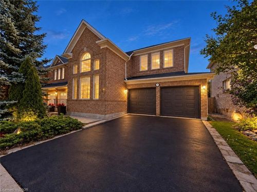 1396 Thorncrest Cres, Oakville, ON, L6M3Y9 | Card Image