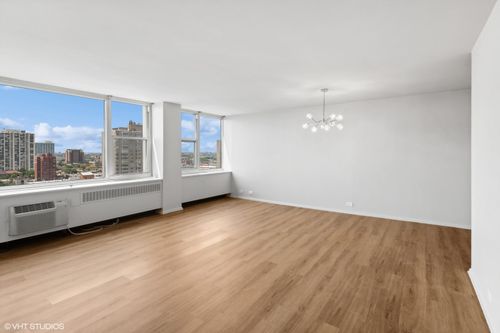 1804-4250 N Marine Dr, Chicago, IL, 60613-1731 | Card Image