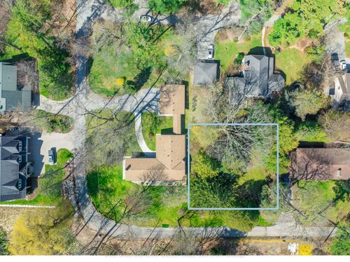 845 Chaucer Ave, Mississauga, ON, L5H2Z5 | Card Image