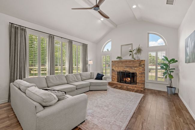 1402 Summer Dell Ct, House other with 3 bedrooms, 3 bathrooms and null parking in Keller TX | Image 5
