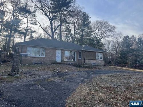 166 Midwood Rd, Paramus, NJ, 07652-1608 | Card Image