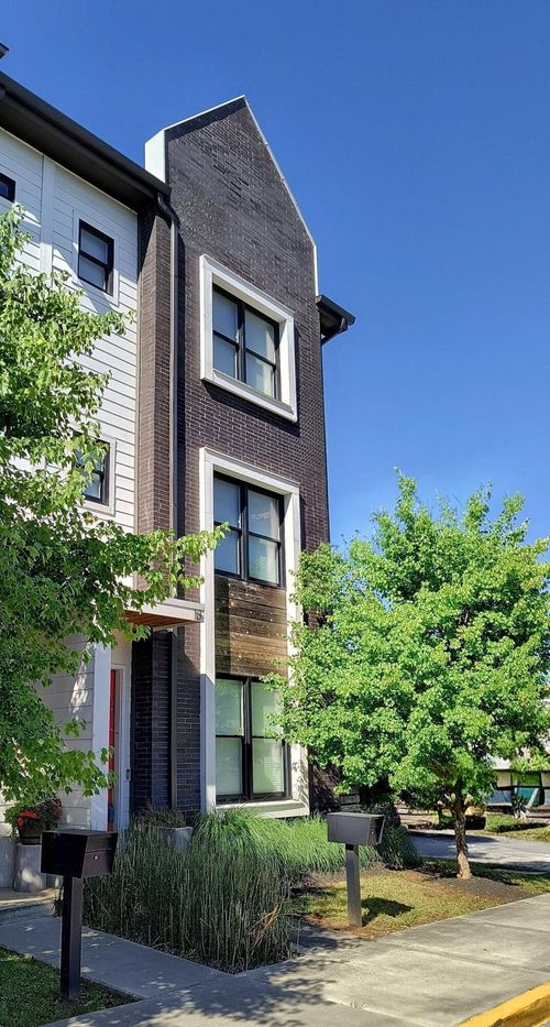 18 E 16th St, Chattanooga, TN, 37408-1241 | Card Image