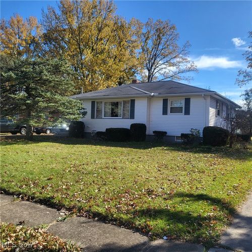 1321 Westwood Dr, Lorain, OH, 44053-3410 | Card Image