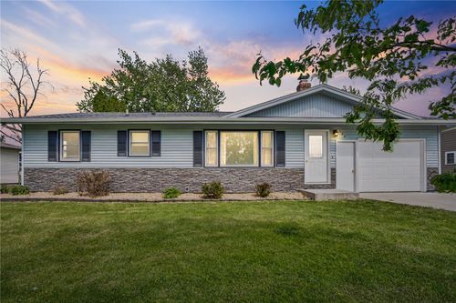 124 14th Ave Se, Independence, IA, 50644-3128 | Card Image