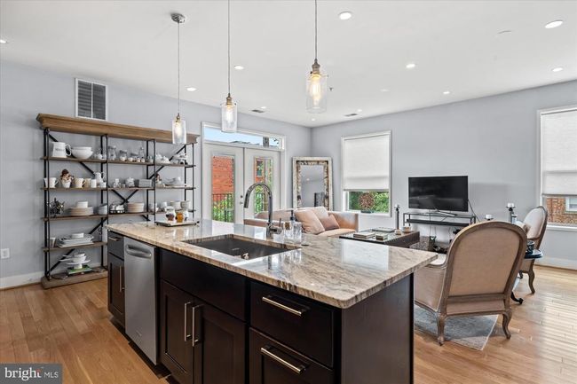 APT-8 - 610 Newton Pl Nw, Condo with 2 bedrooms, 2 bathrooms and null parking in WASHINGTON DC | Image 6