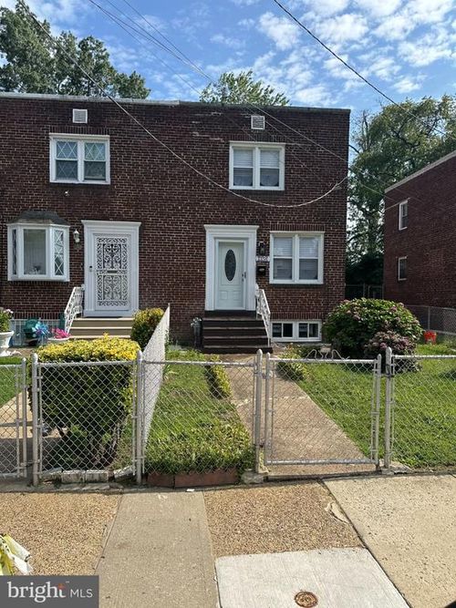 1358 Sayres Ave, CAMDEN, NJ, 08104-2004 | Card Image