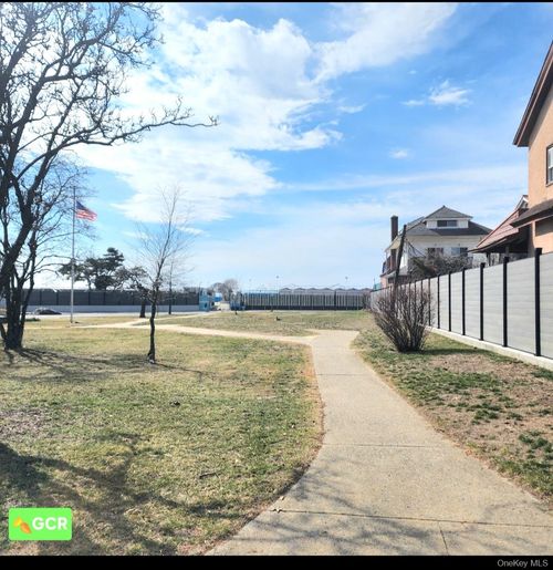 3718 Lyme Ave, Brooklyn, NY, 11224-1322 | Card Image