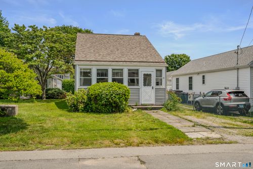 10 Swan Ave, Old Lyme, CT, 06371-2218 | Card Image