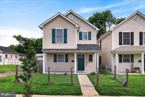 427 Palmer St, FREDERICKSBURG, VA, 22401-6120 | Card Image
