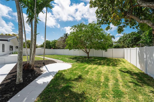 8201 Sw 151st St, House other with 5 bedrooms, 3 bathrooms and null parking in Palmetto Bay FL | Image 36