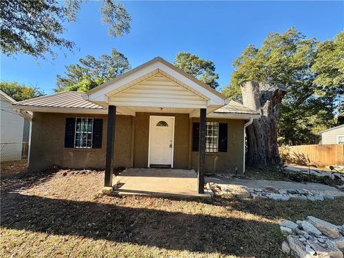 267 E Broad St, Newnan, GA, 30263-2093 | Card Image