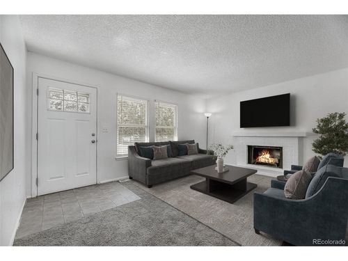 3584 S Olathe Way, Aurora, CO, 80013-2847 | Card Image