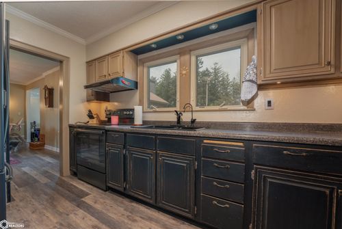 2129 210th St, Rockford, IA, 50468-8039 | Card Image