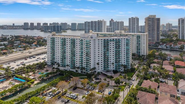 24 - 19380 Collins Ave, Condo with 1 bedrooms, 1 bathrooms and null parking in Sunny Isles Beach FL | Image 23