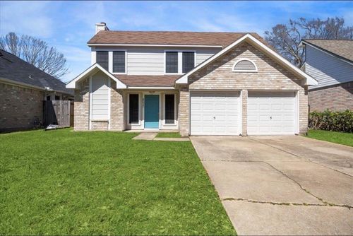 8030 Log Hollow Dr, Houston, TX, 77040-2652 | Card Image