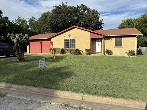 6355 Hanger Park Dr, Forest Hill, TX, 76119-7112 | Card Image