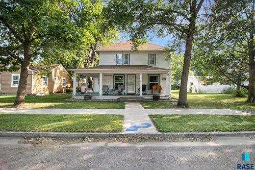 462 E 2nd St, Parker, SD, 57053-2256 | Card Image