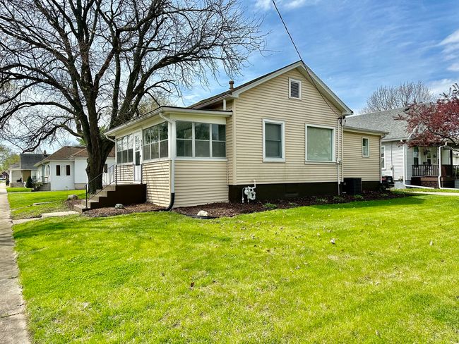 823 Poplar St, House other with 3 bedrooms, 1 bathrooms and 2 parking in Ottawa IL | Image 33