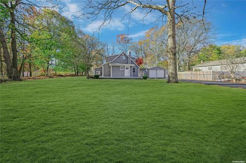 32 Lincoln Ave, Port Jefferson Station, NY, 11776-1517 | Card Image