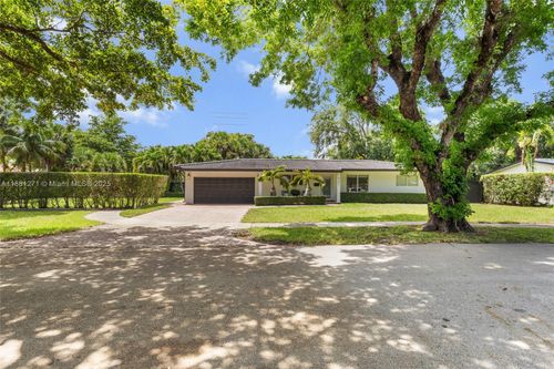 6301 Lake Geneva Rd, Miami Lakes, FL, 33014-3041 | Card Image