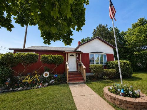 421 W Bridge St, New Lisbon, WI, 53950-1105 | Card Image
