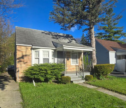 8245 Brace St, Detroit, MI, 48228-3142 | Card Image