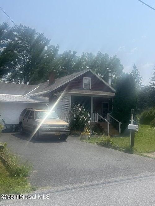 26 3rd Ave, Ticonderoga, NY, 12883-1013 | Card Image