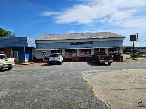1105 Pine St, Unadilla, GA, 31091-3762 | Card Image