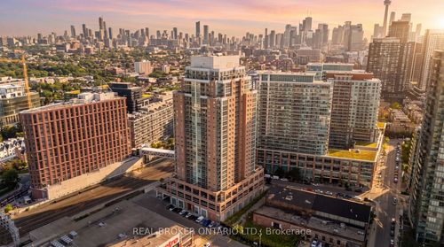 2815-125 Western Battery Rd, Toronto, ON, M6K3R8 | Card Image
