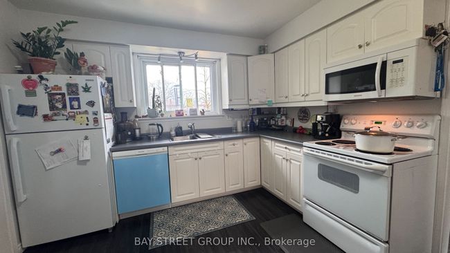 6074 Belaire Ave, House other with 4 bedrooms, 2 bathrooms and 2 parking in Niagara Falls ON | Image 7