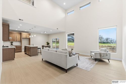 1649 E Ridge Way, Ashland, NE, 68003-6203 | Card Image