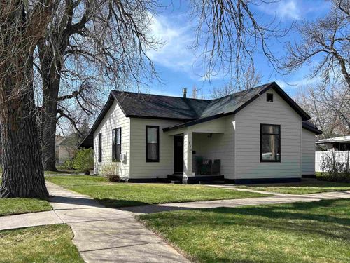 822 Harding St, Belle Fourche, SD, 57717-1521 | Card Image