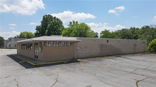 600 Randolph St, Thomasville, NC, 27360-5127 | Card Image