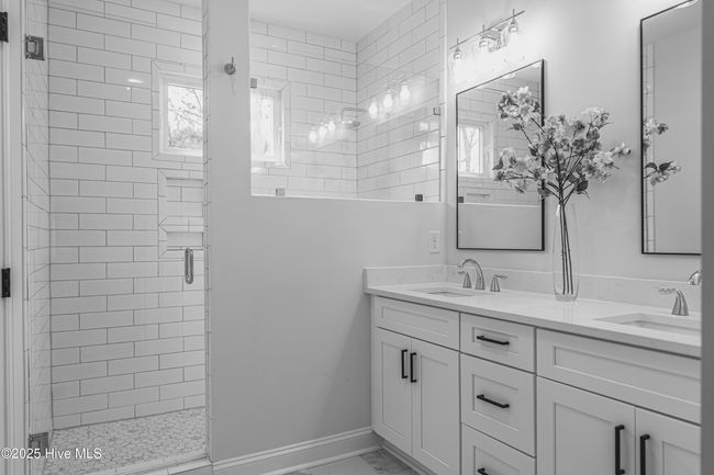 Master bath | Image 19