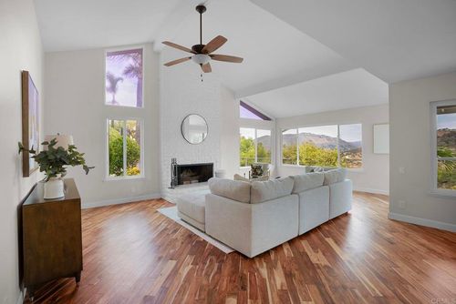 2645 Daisy Ln, Fallbrook, CA, 92028-9591 | Card Image