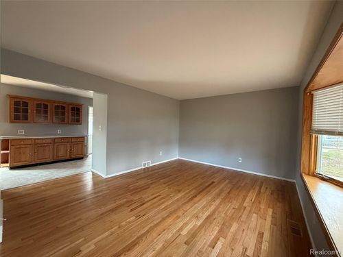 14099 Sunset Street, Livonia, MI, 48154 | Card Image