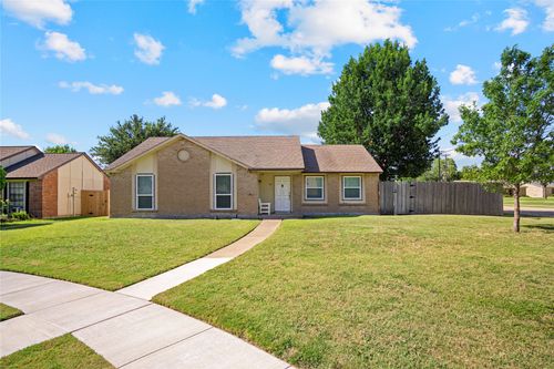 720 Camilla Ln, Garland, TX, 75040-4622 | Card Image