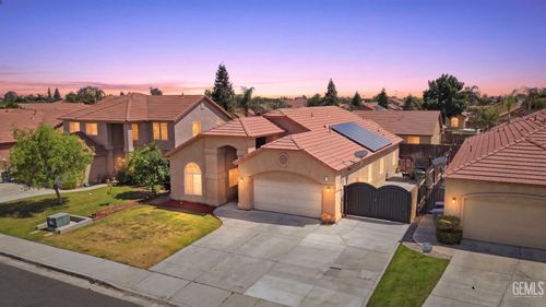 2415 Macau St, Bakersfield, CA, 93313 | Card Image