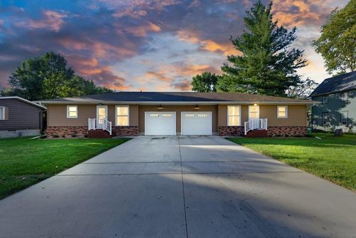 237_239 W Franklin Street, Denver, IA, 50622 | Card Image