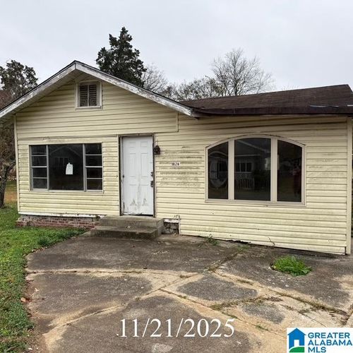 1024 Simmons St, Bessemer, AL, 35020-5478 | Card Image