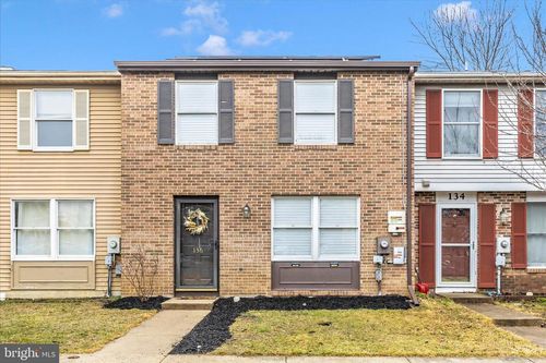 136 Sandalwood Ct, WALKERSVILLE, MD, 21793-8150 | Card Image