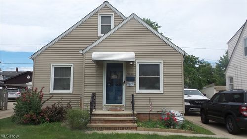 2416 Tuxedo Avenue, Parma, OH, 44134 | Card Image