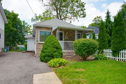 210 Emery St E, London, ON, N6C2E2 | Card Image
