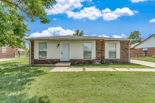 1601 E Catalina St, Wichita, KS, 67216-1531 | Card Image