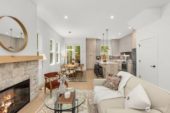 12837 Ne 91 St St, House other with 2 bedrooms, 3 bathrooms and null parking in Kirkland WA | Image 7