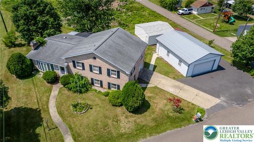 50 Lincoln Dr, Tamaqua, PA, 18252-4318 | Card Image