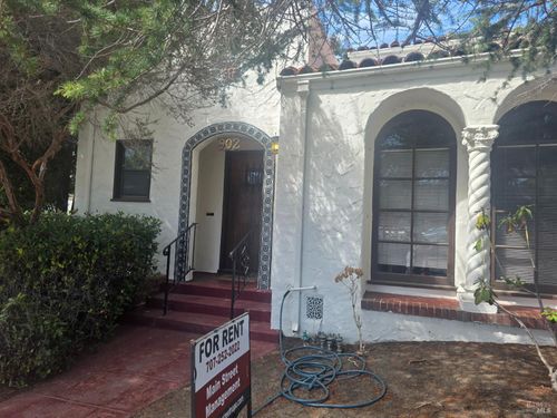 902 Curtis St, Albany, CA, 94706-1418 | Card Image